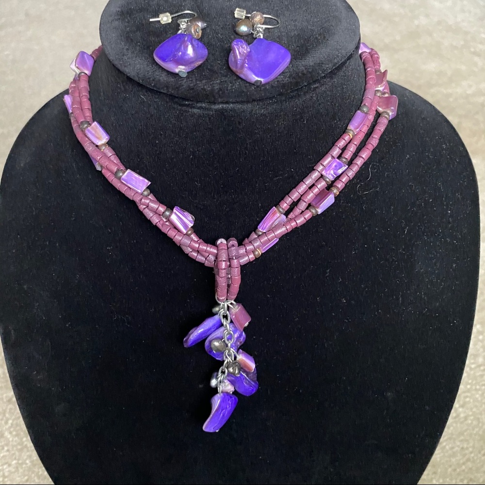 Necklace and earring set